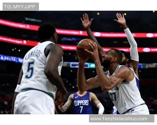 火箭与快船激战录播回顾精彩瞬间与关键时刻分析