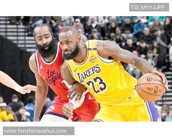 湖人对阵快船精彩直播尽在腾讯体育全程呈现不容错过的篮球盛宴 湖人对阵快船精彩直播尽在腾讯体育全程呈现不容错过的篮球盛宴